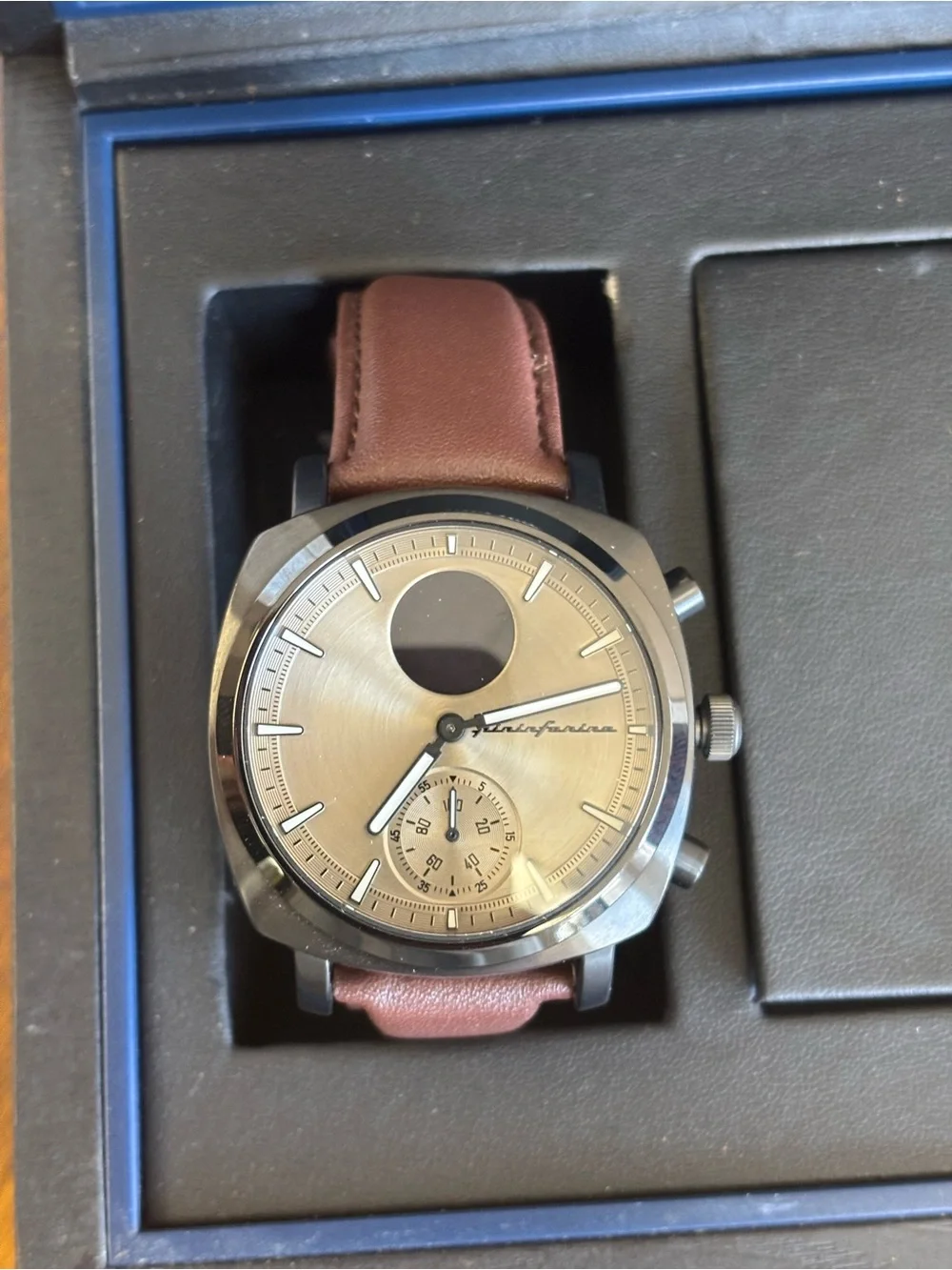 Pininfarina hybrid leather smartwatch